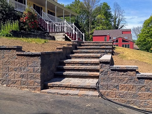 Sloping Yard? Here’s How Retaining Walls Help in East Hanover